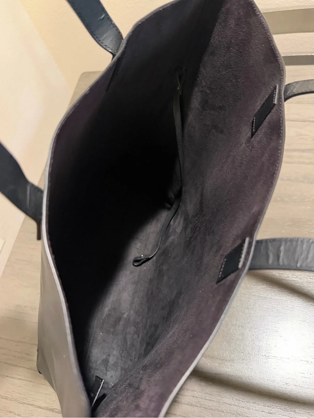 Saint Laurent Black Leather Everyday Tote